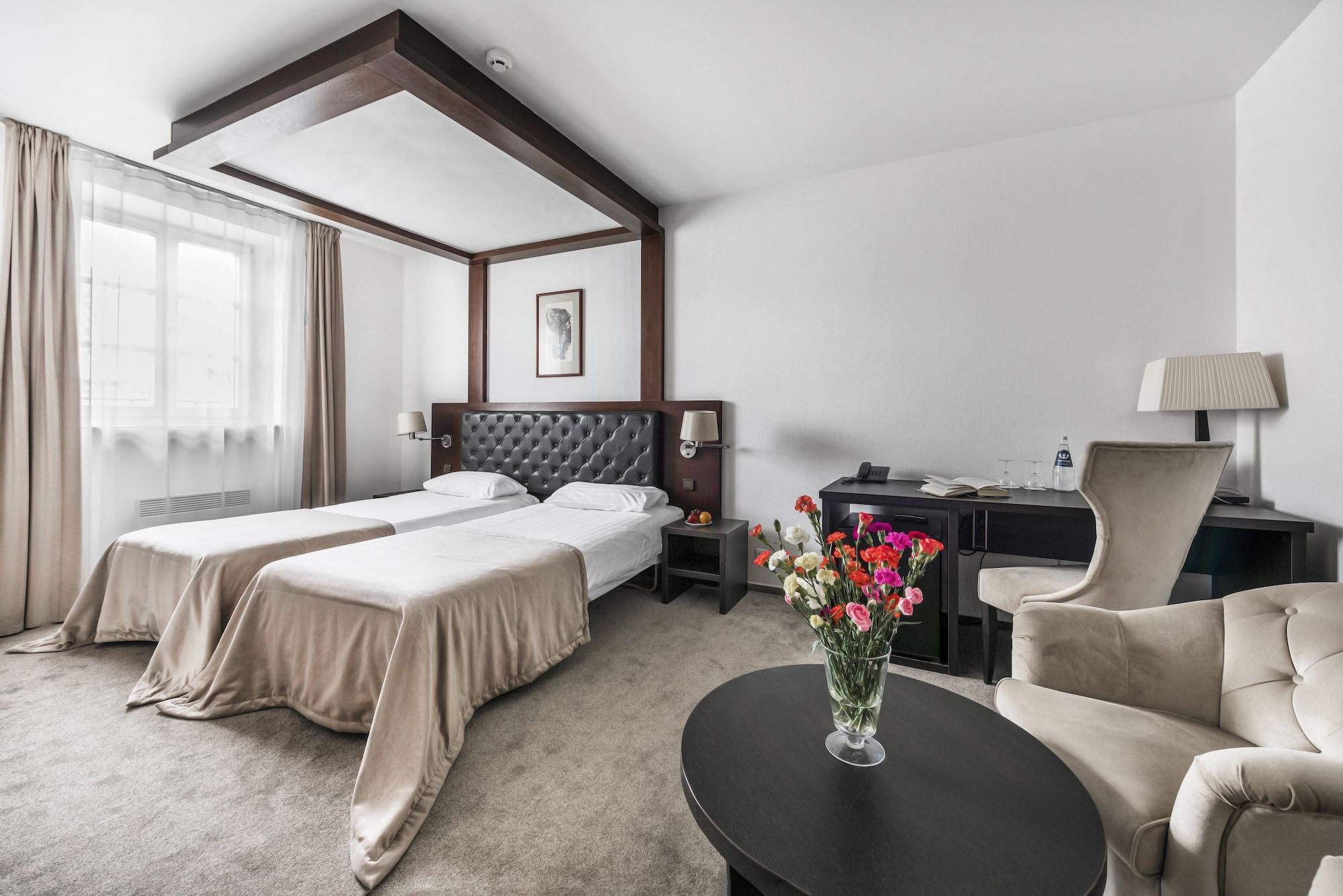 Amberton Cozy Hotel Kaunas Exteriör bild