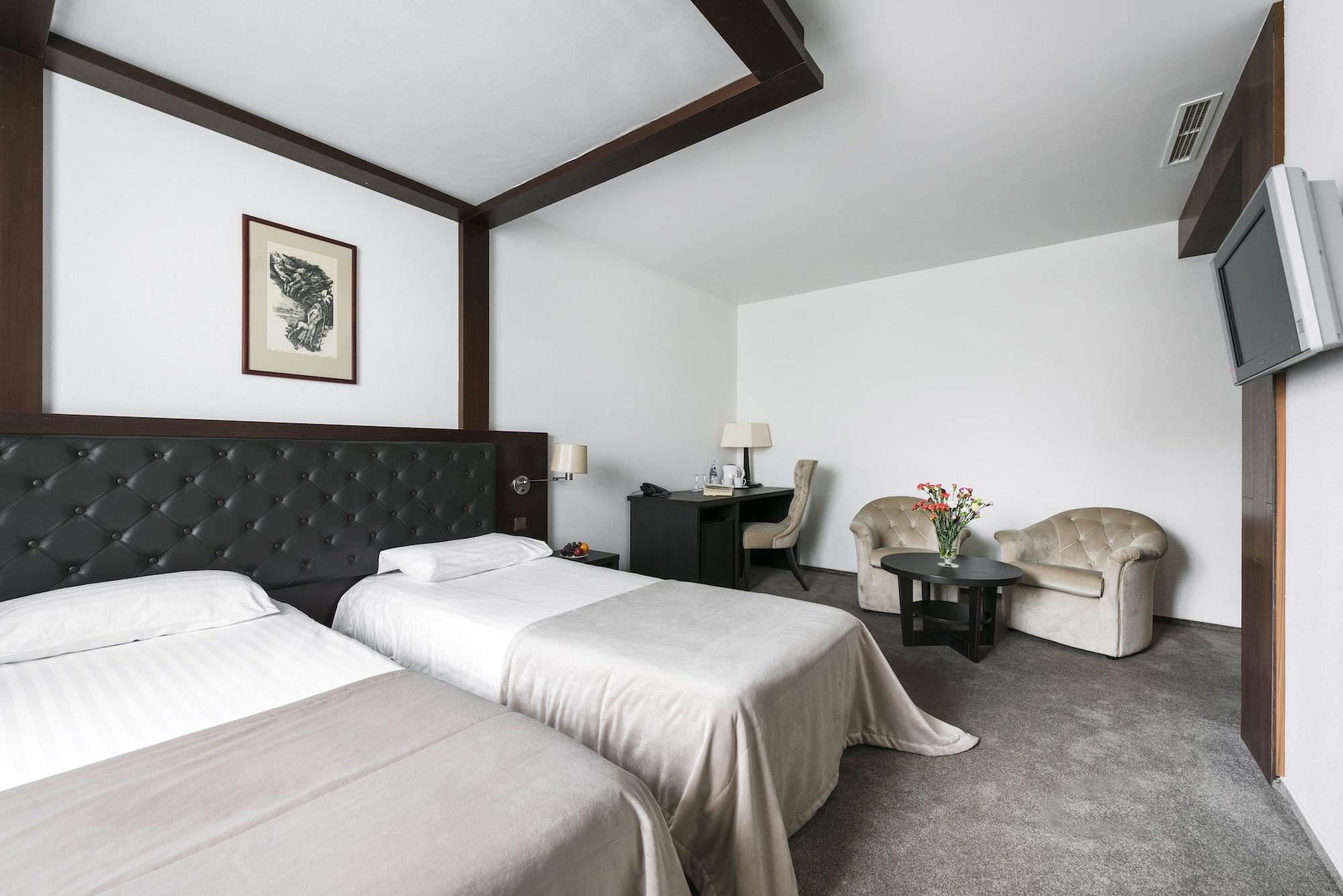 Amberton Cozy Hotel Kaunas Exteriör bild