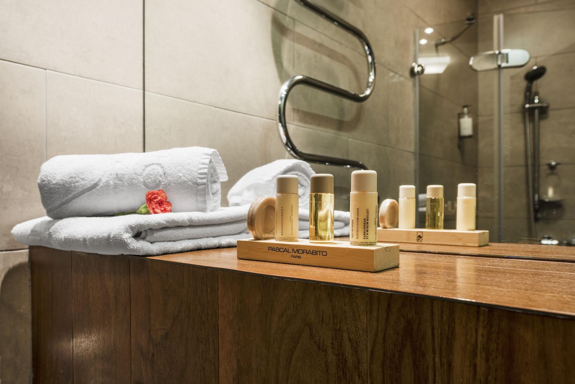 Amberton Cozy Hotel Kaunas Exteriör bild
