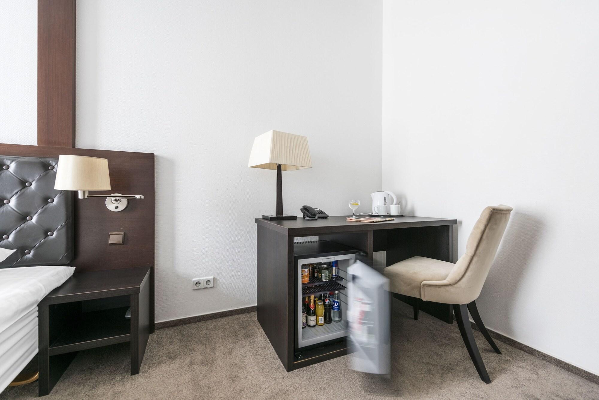 Amberton Cozy Hotel Kaunas Exteriör bild