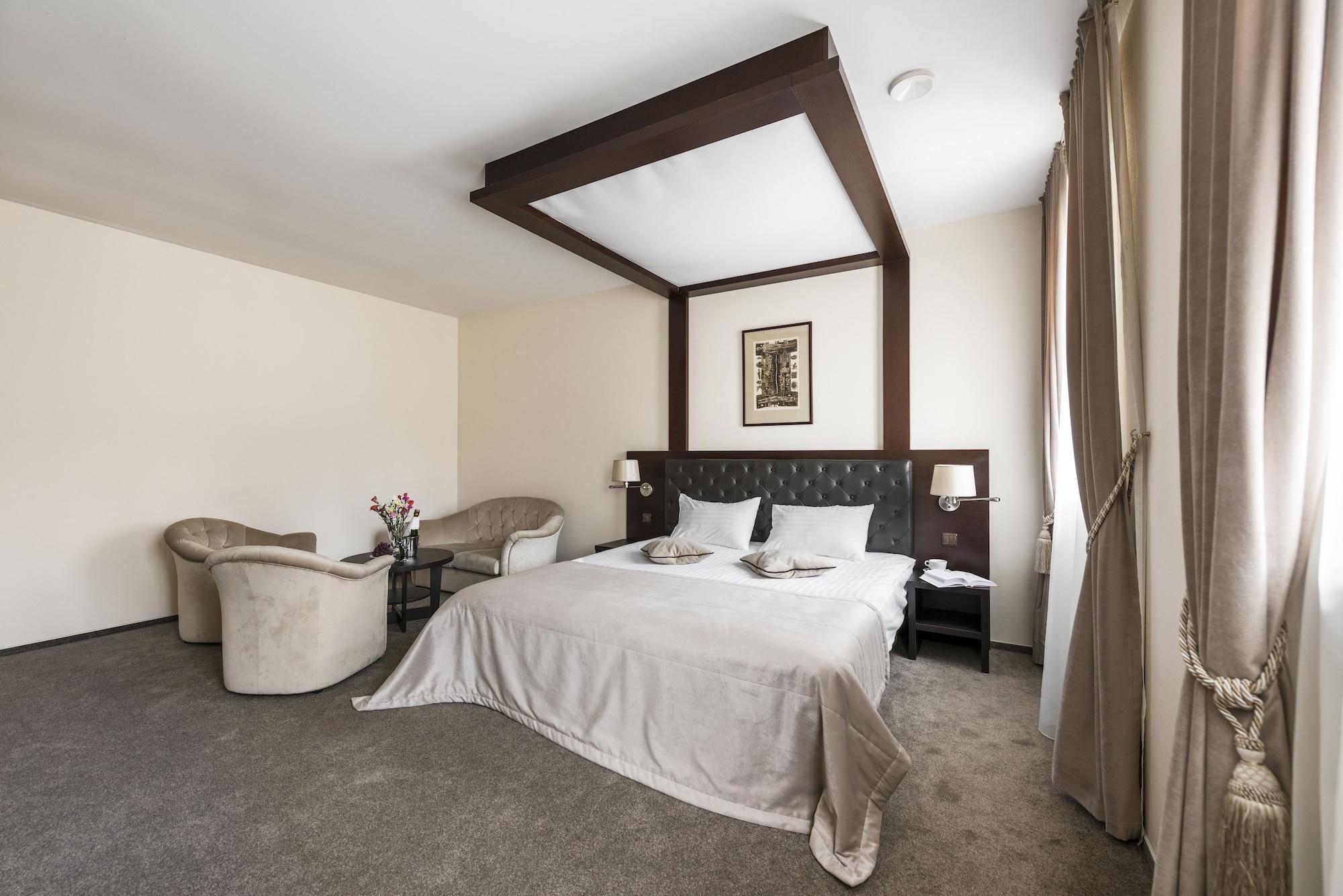 Amberton Cozy Hotel Kaunas Exteriör bild