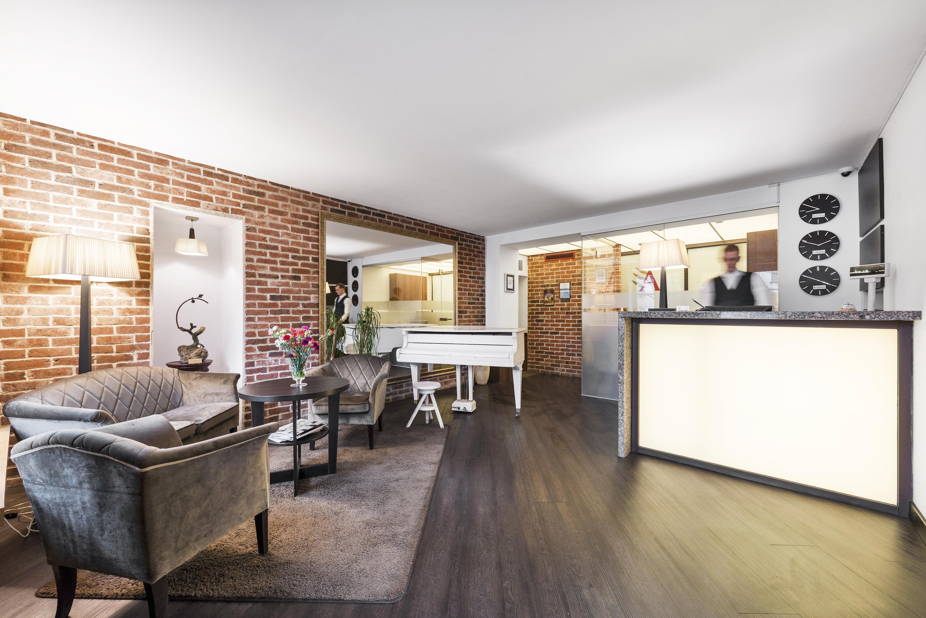 Amberton Cozy Hotel Kaunas Exteriör bild