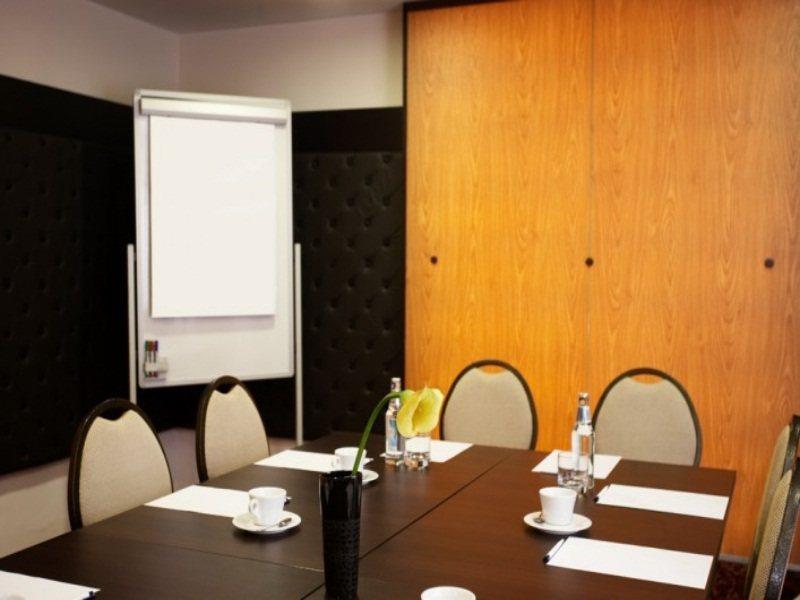 Amberton Cozy Hotel Kaunas Exteriör bild