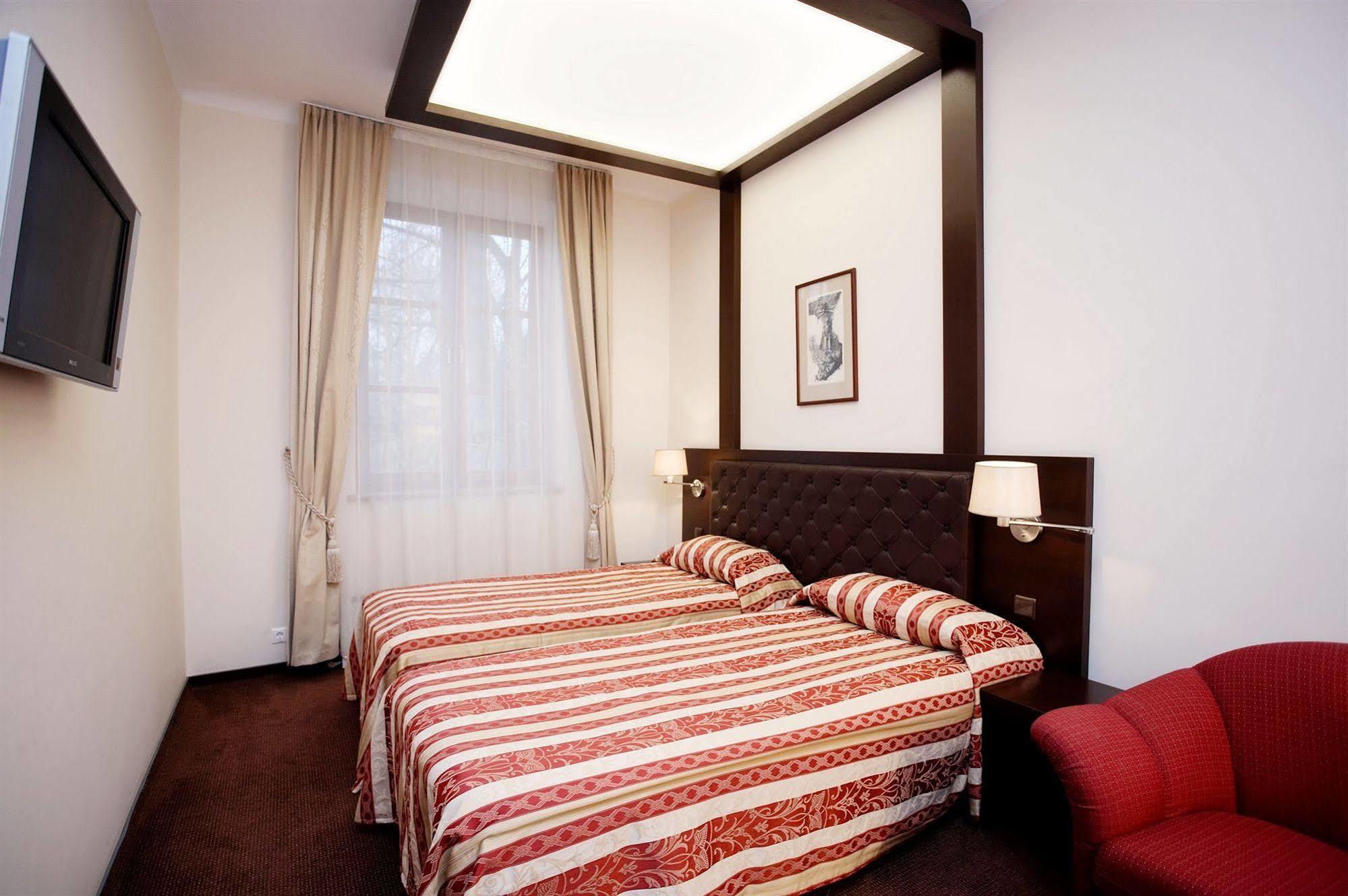 Amberton Cozy Hotel Kaunas Exteriör bild