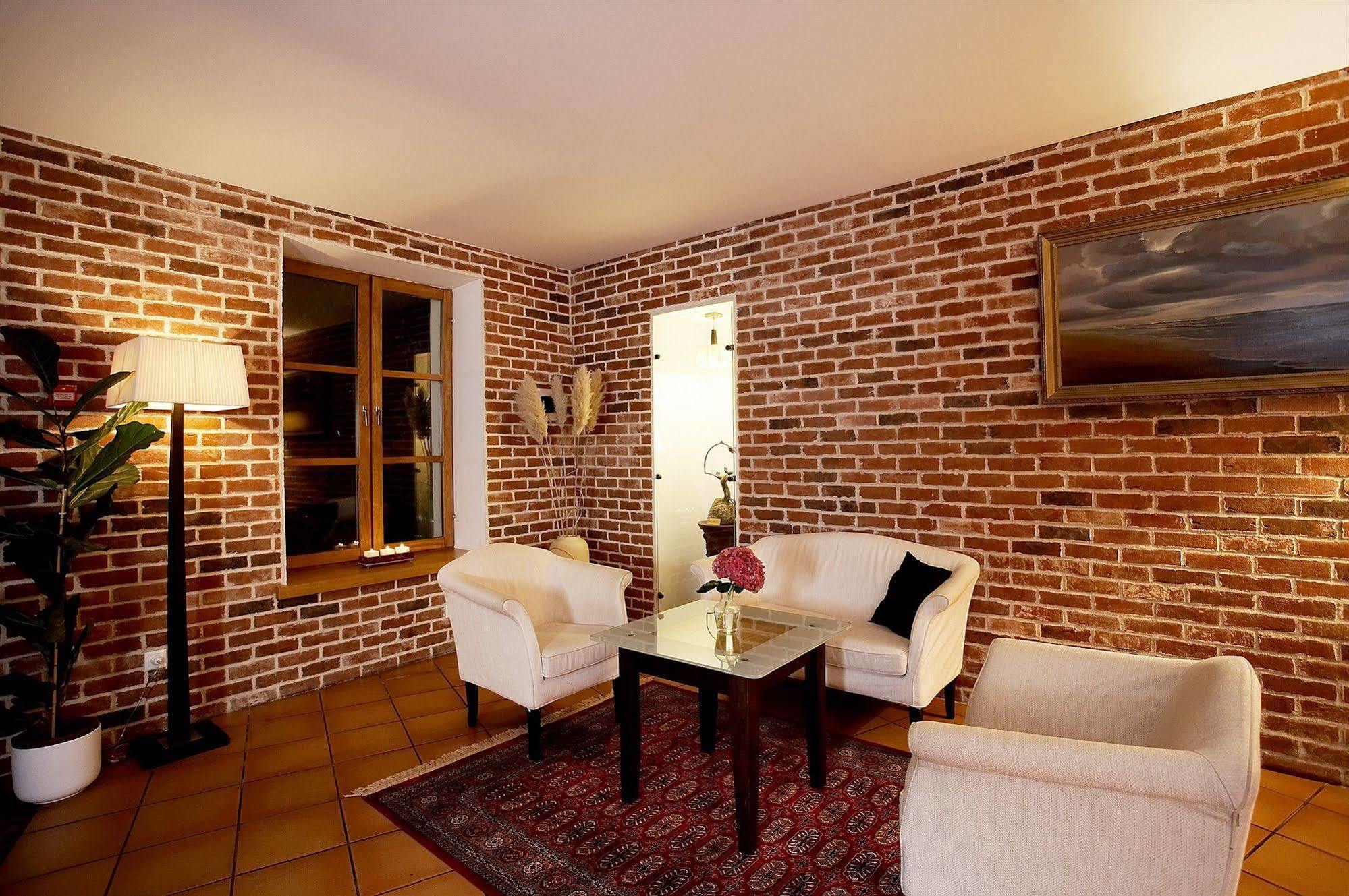 Amberton Cozy Hotel Kaunas Exteriör bild