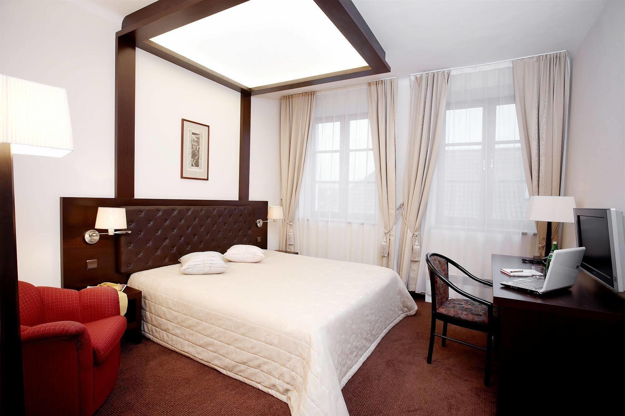 Amberton Cozy Hotel Kaunas Exteriör bild