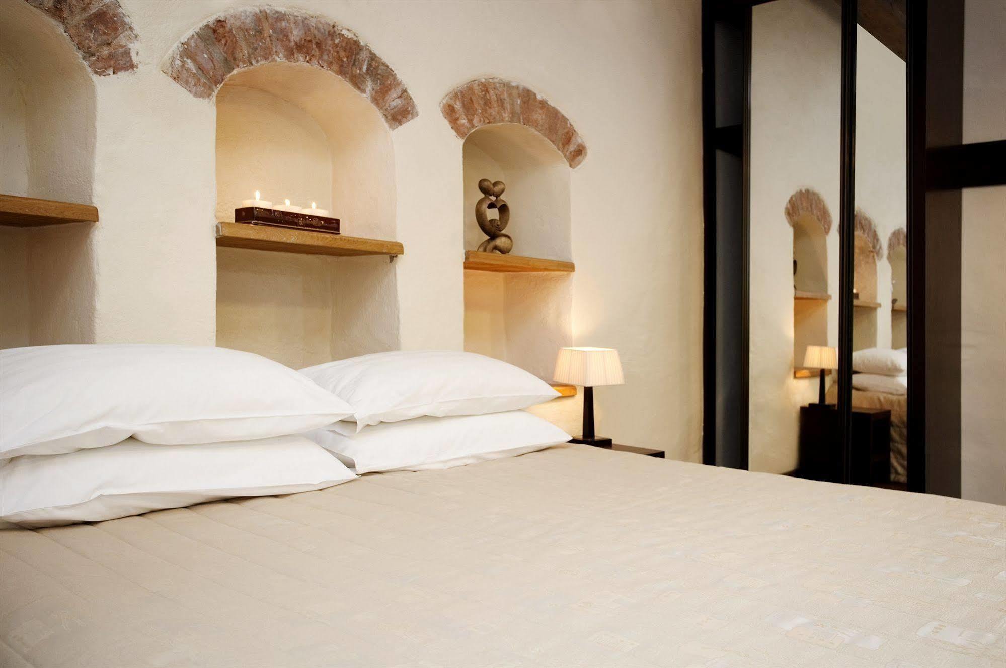 Amberton Cozy Hotel Kaunas Exteriör bild